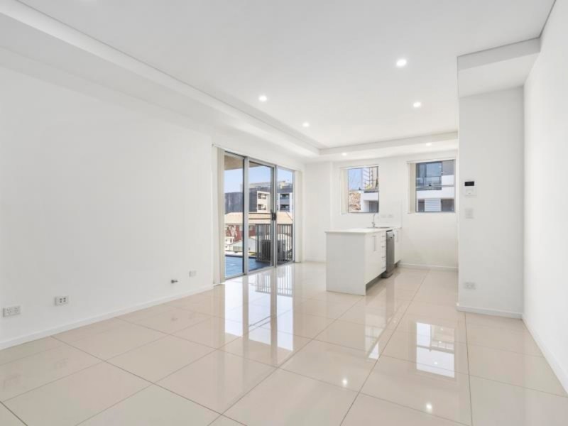 205/11-13 Junia Avenue, Toongabbie NSW 2146